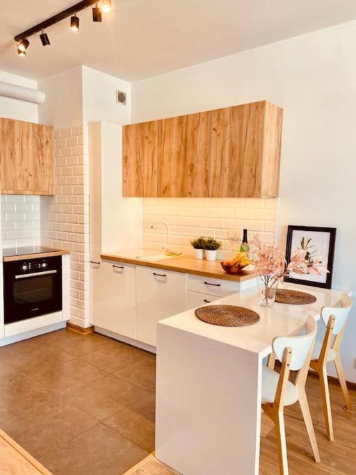 Spacious,Stylish And Comfortable 2 Room Apartment With Million Dollar View Warszawa Exteriör bild