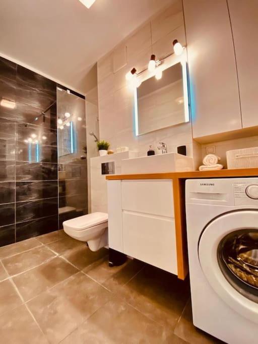 Spacious,Stylish And Comfortable 2 Room Apartment With Million Dollar View Warszawa Exteriör bild