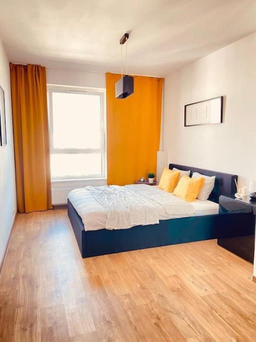 Spacious,Stylish And Comfortable 2 Room Apartment With Million Dollar View Warszawa Exteriör bild